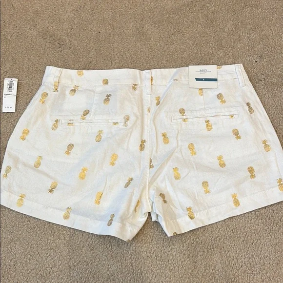 Bundle of 2 Old Navy 3.5” Womens Shorts Red Cotton, White Pineapple Linen Size 6 - Picture 5 of 10